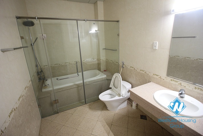 Nice house with small yard for rent in Au Co st, tay Ho, Ha Noi